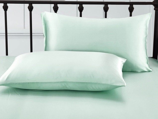 Best Silk Pillowcases for Healthy Skin and Hair