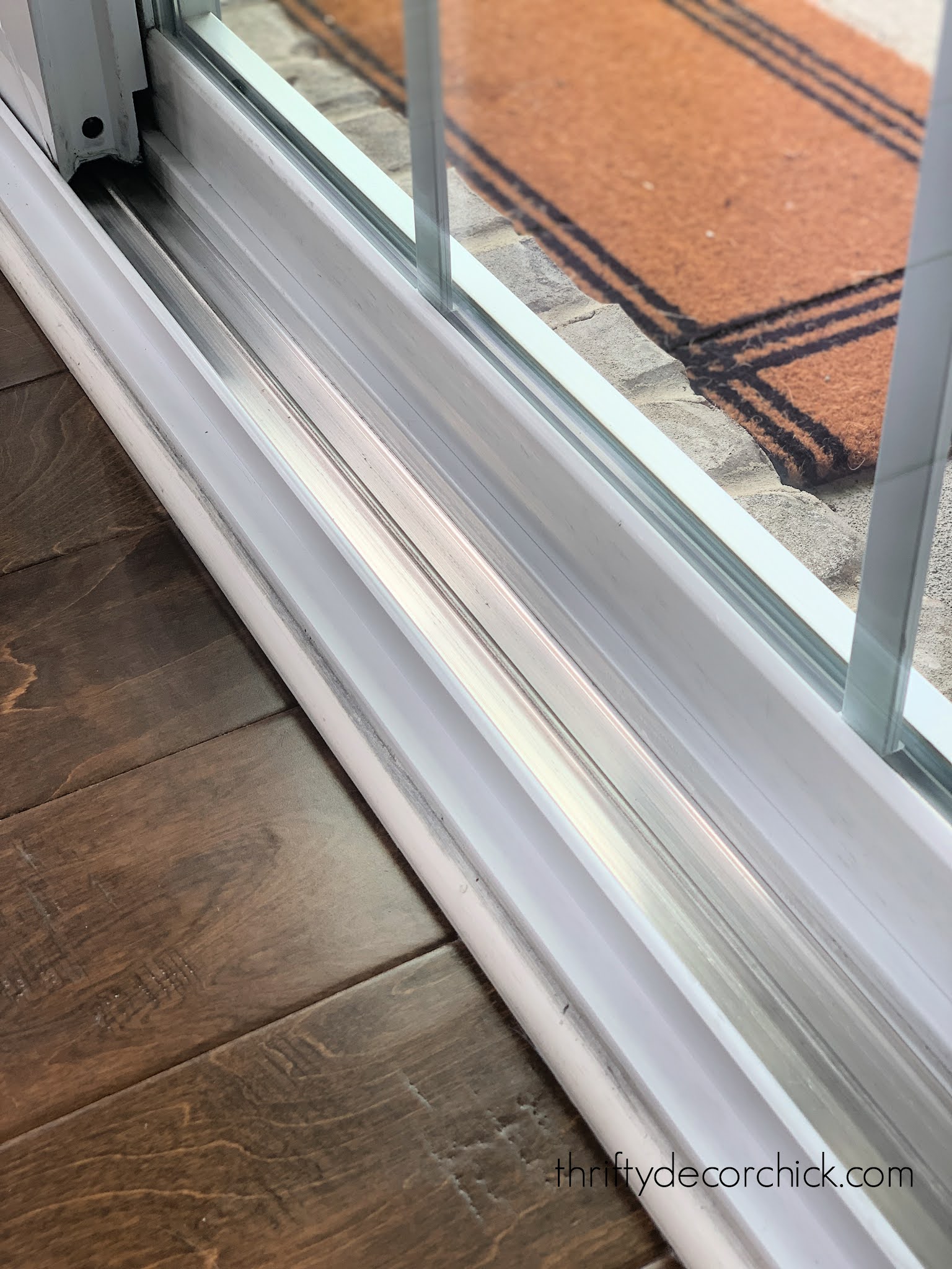How to clean filthy window tracks and sills | Thrifty Decor Chick